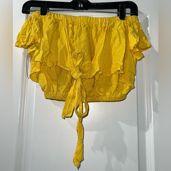 4 Stylish Summer Crop Tops - Picture 3 of 5